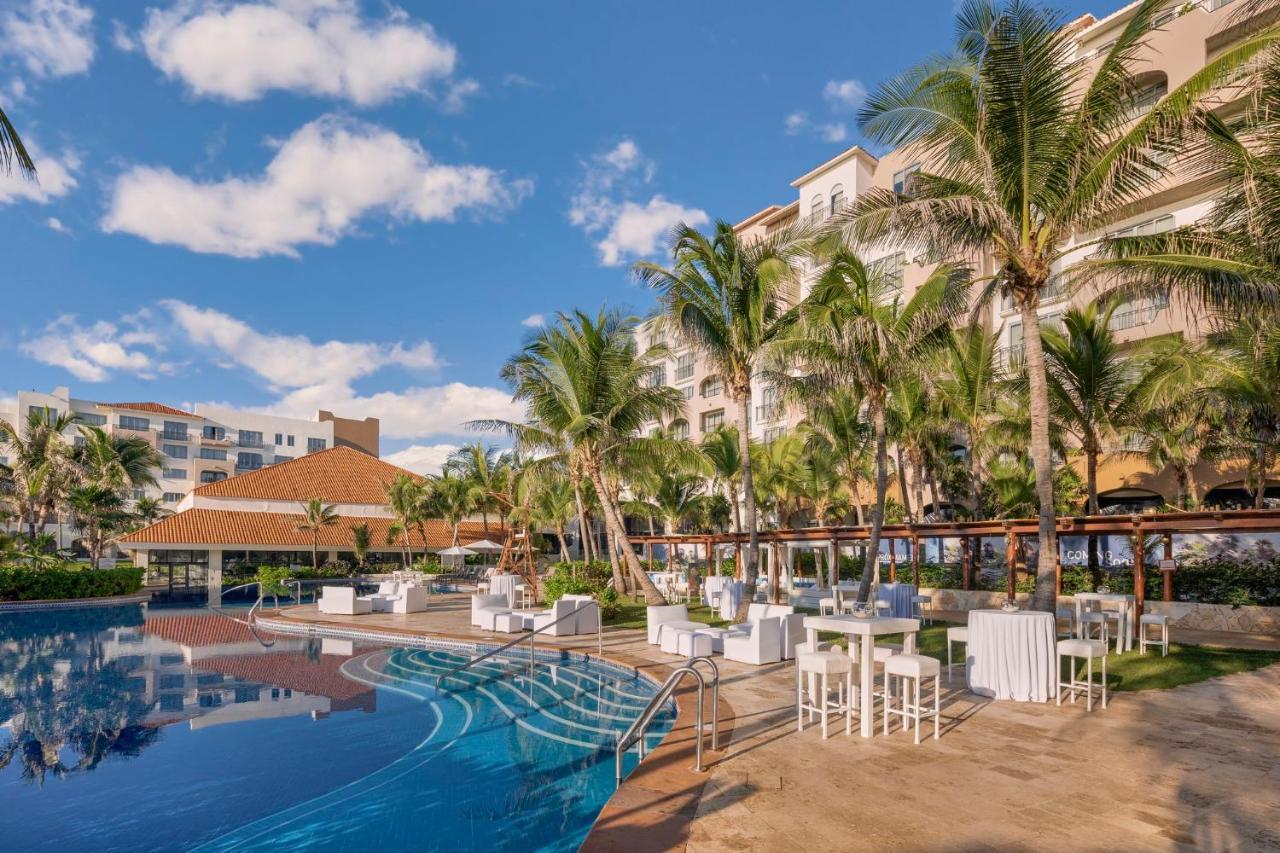 Fiesta Americana Condesa Cancun Luaran gambar The pool at the Sheraton Nha Trang Hotel & Spa Resort