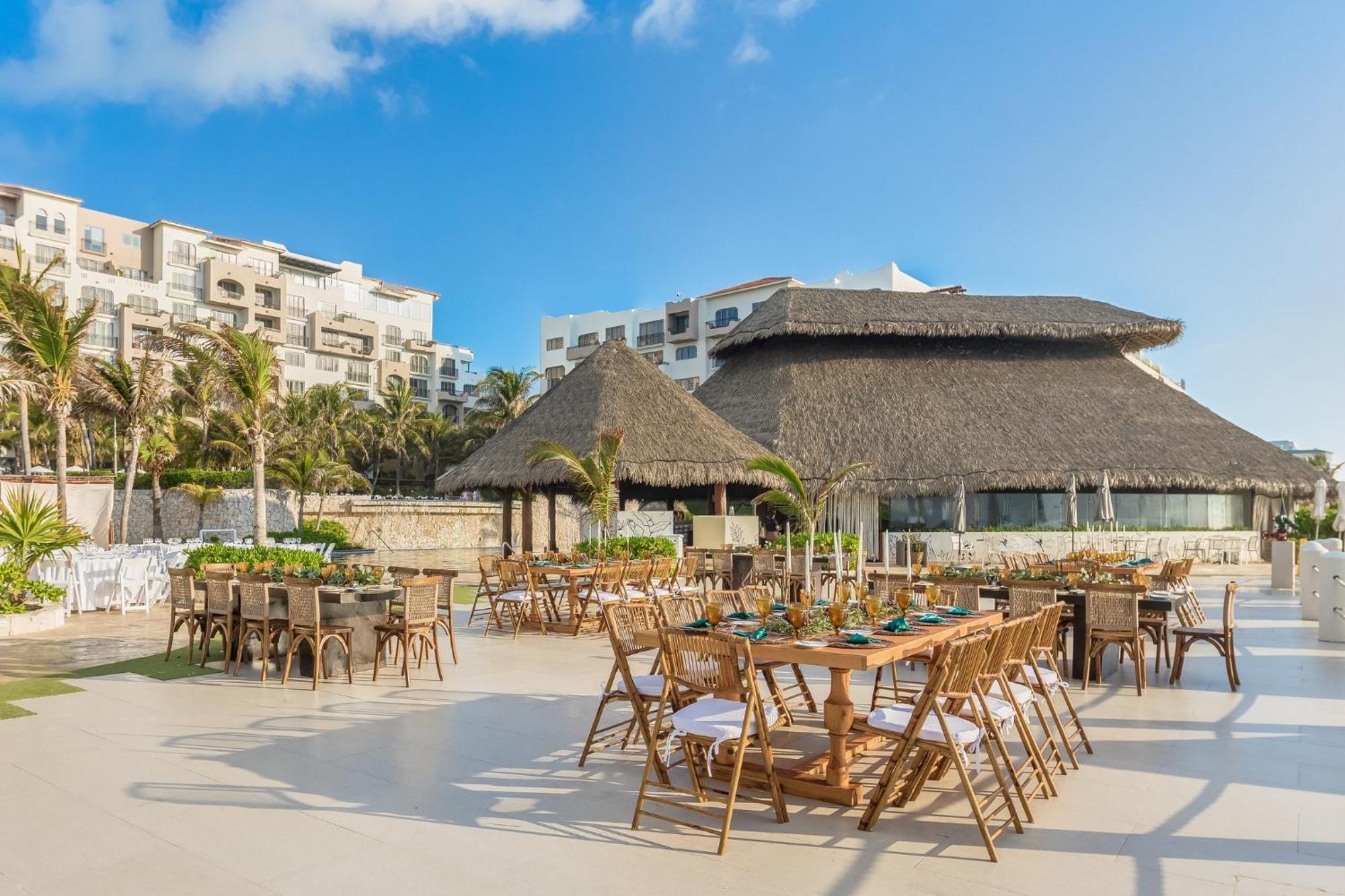 Fiesta Americana Condesa Cancun Luaran gambar The Beach Club at the Grand at Moon Palace